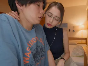 Thật sự rất đáng để xem người dẫn chương trình này biểu diễn, một người đẹp thực sự, nói một cách dâm đãng...