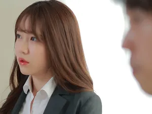 Liếm bướm em đồng nghiệp dâm đãng
