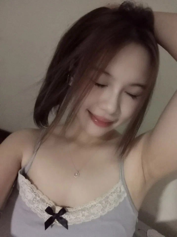 Cậu nhân viên làm sai bị cấp trên nữ trách mắng và trừng phạt lạ lắm…